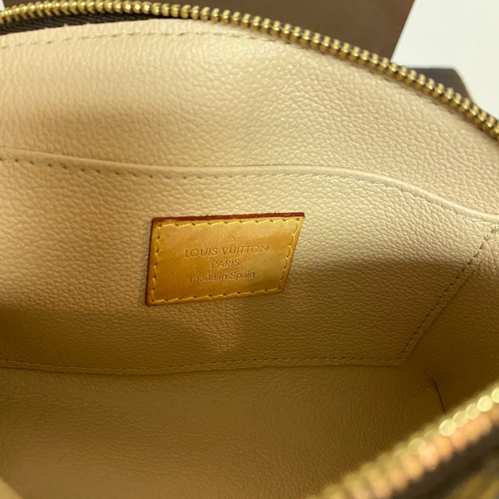 Louis Vuitton cosmetic pouch - Picture 12 of 13
